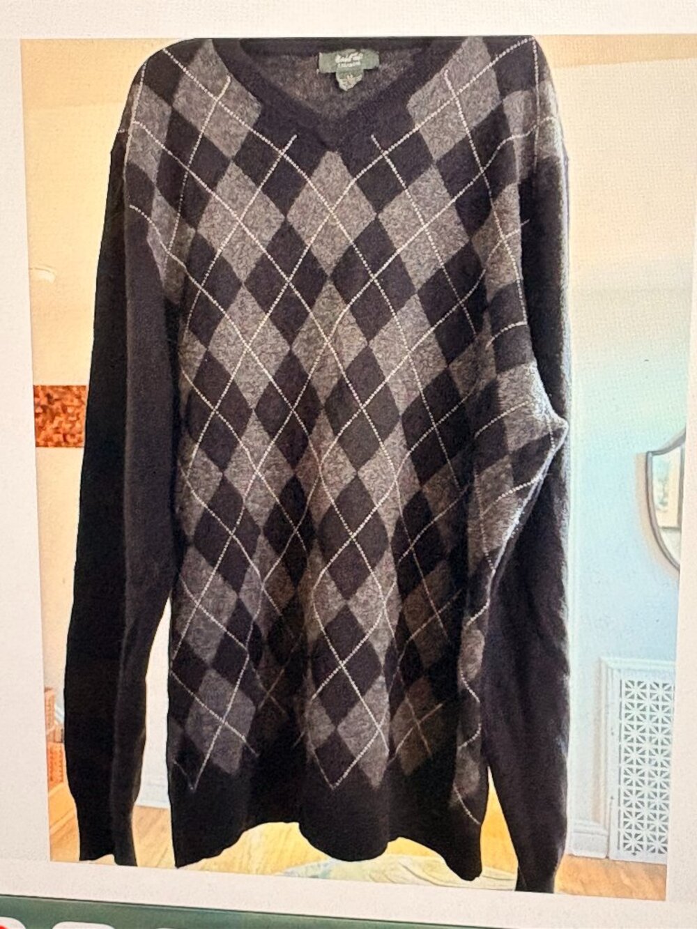 EUC Marshall Fields Cashmere Wool Black Gray Argyle Vneck Winter Sweater LT